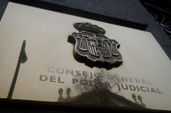 raldaom's tweet photo. Hay que ser didácticos:
El CGPJ no es un órgano de administración de justicia.
Es el órgano que administra el Poder Judicial y como Poder del Estado debe emanar del pueblo, no de los jueces. https://t.co/d63VOpoYja