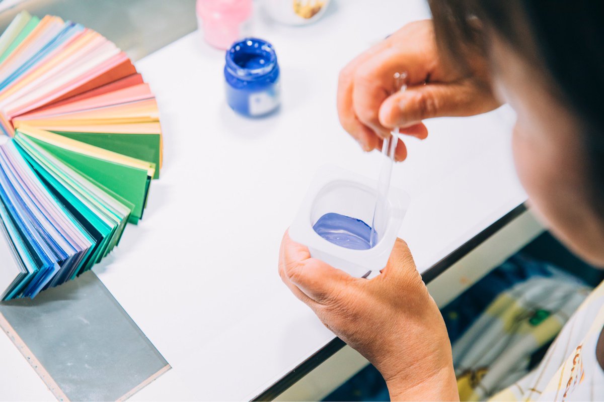 甲斐 けいこ(카이 케이코) 색채 설계/크리에이터 셀화 시대부터 '애니메이션 색채 전문가'. '색'이 가진 힘을 끌어내는 치밀하게 계산된 색채 디자인...