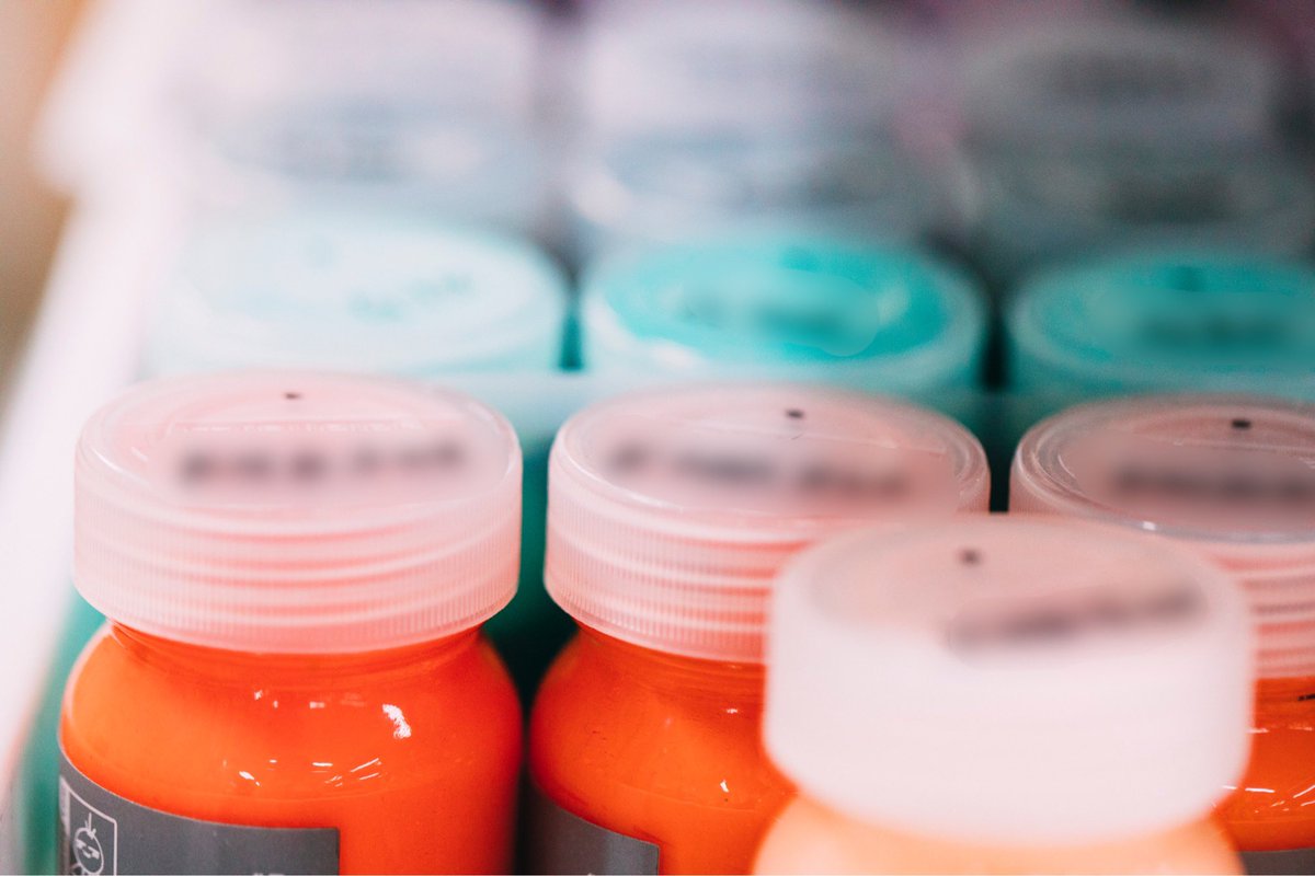 甲斐 けいこ(카이 케이코) 색채 설계/크리에이터 셀화 시대부터 '애니메이션 색채 전문가'. '색'이 가진 힘을 끌어내는 치밀하게 계산된 색채 디자인...