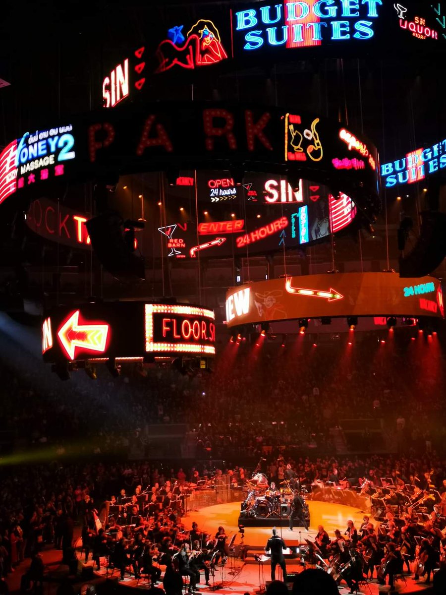 Taffinexile's tweet image. 4 years ago I saw @Metallica and the @SFSymphony Orchestra @ChaseCenter with @rickycm. #SandM2 S&amp;amp;M2

It was off the scale. The fusion of a great venue, incredible musicians and THE best company will stay with me forever. #TheMemoryRemains