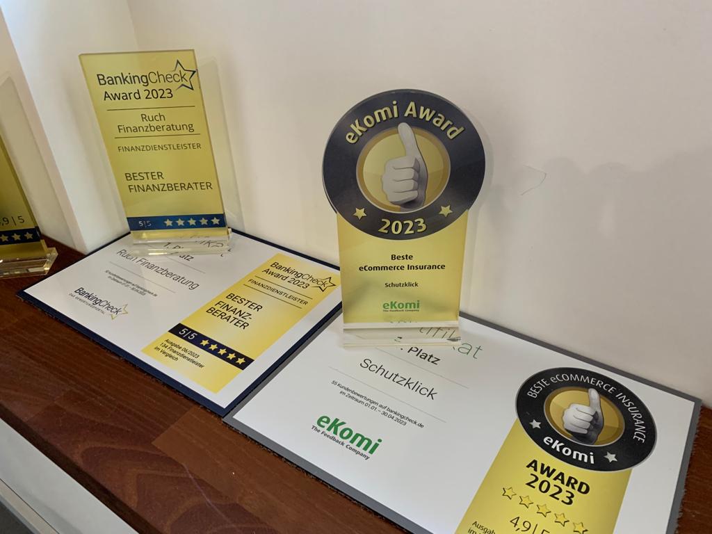 BankingCheck's tweet photo. Die diesjährigen #eKomi und #BankingCheck #Awards sind auf dem Weg zu den Gewinnern. Herzlichen Glückwunsch alle Gewinner! https://t.co/eGdwkGjl8i