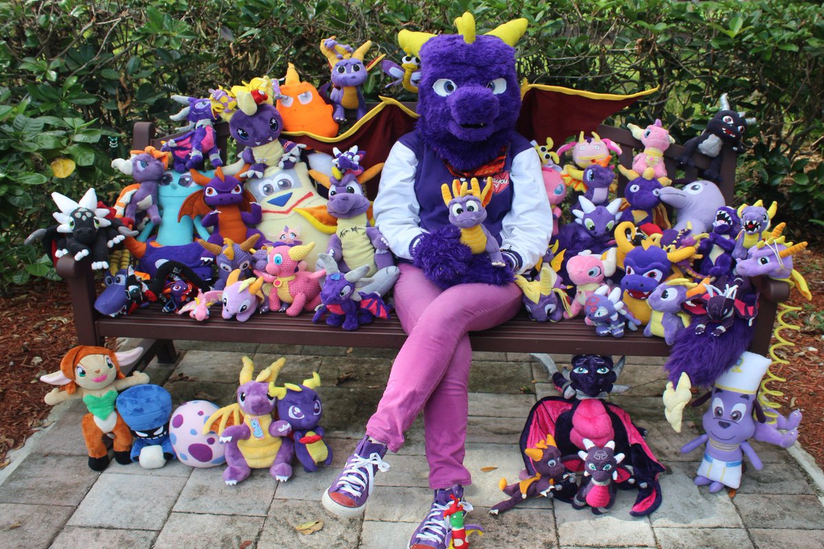 KrazyKariana's tweet photo. My most recent picture taken of my Spyro plush collection, some of them didn’t even make it into the photo but this was MOST of them I’ve had in 2018. Don’t ask how many I have now (wouldn’t fit into 1 picture too well 😂) #SpyroCommunityDay #Spyro25th #Spyroversary https://t.co/lkMMSYyTLv