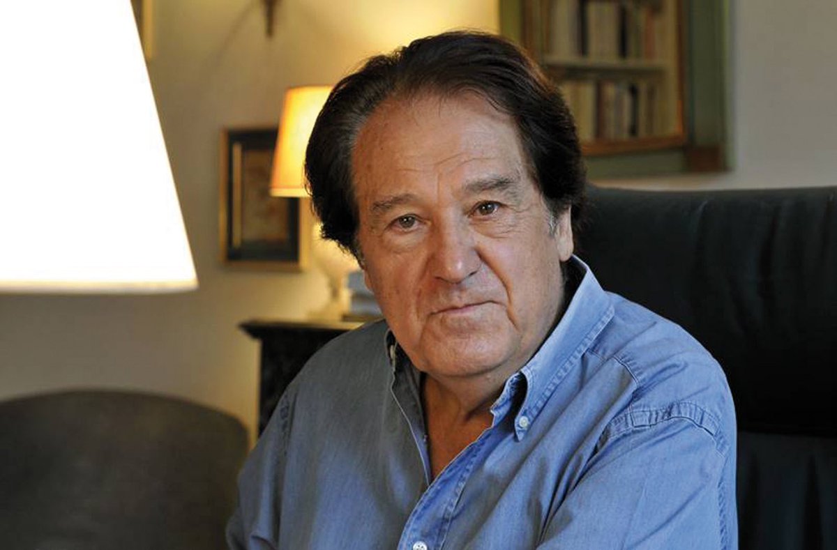 Une grande voix républicaine, humaniste et socialiste vient de s’éteindre. 

Jacques Julliard chérissait la Nation sans jamais perdre de ses engagements européens. Il ne cédait rien sur les valeurs universelles et sur la laïcité sans jamais étouffer sa foi vibrante. Il militait