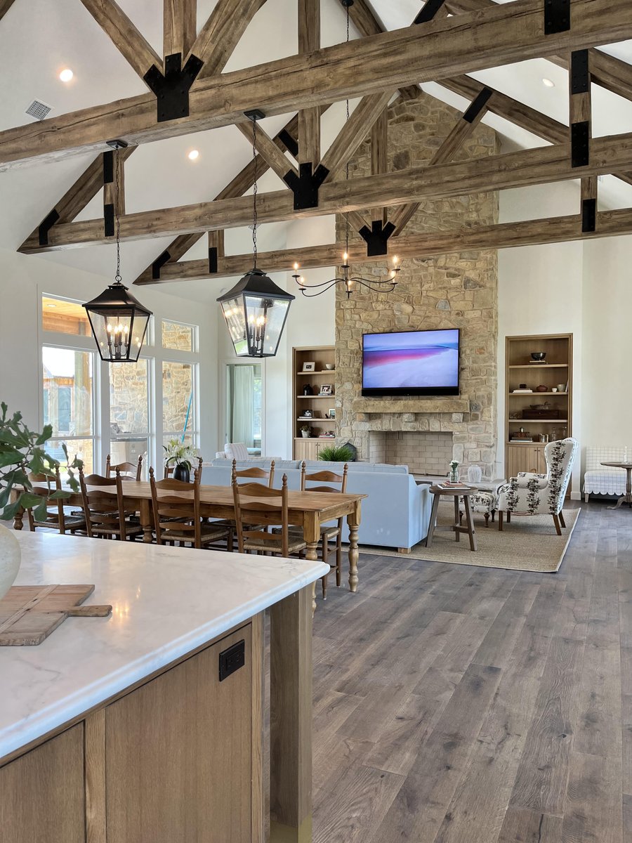 arcbazar's tweet photo. Before-after images of Modern Farm House in the US designed by Ming Yang Fu from Canada. See more at https://t.co/0TCw2Y2PJI  #architect #interiordesign #architecturecompetition #arcbazar #homedesign https://t.co/C4Go748g4b