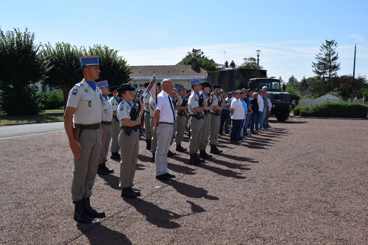 14eBsmat's tweet photo. Retour en images sur la cérémonie de prise de commandement du le 11e GMEA de Nouâtre, bienvenue au capitaine Pierre nouveau commandant d’unité !
#evenement #recap #smiter #14bsmat https://t.co/idlqENkoxq