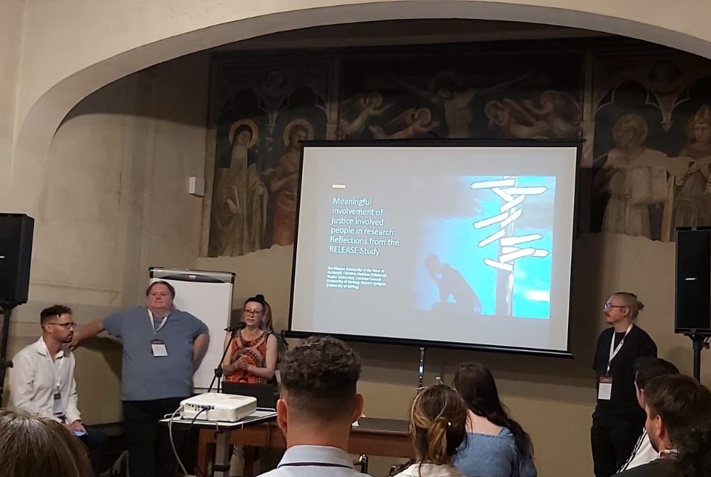 An approach to involving justice-experienced people in research at #EUROCRIM2023  Work led by fab
@jimwatsonMBA
with the RELEASE team  Not enough time to share everything  Italian frescoes behind painting by Glasgow artist Linda McGowan