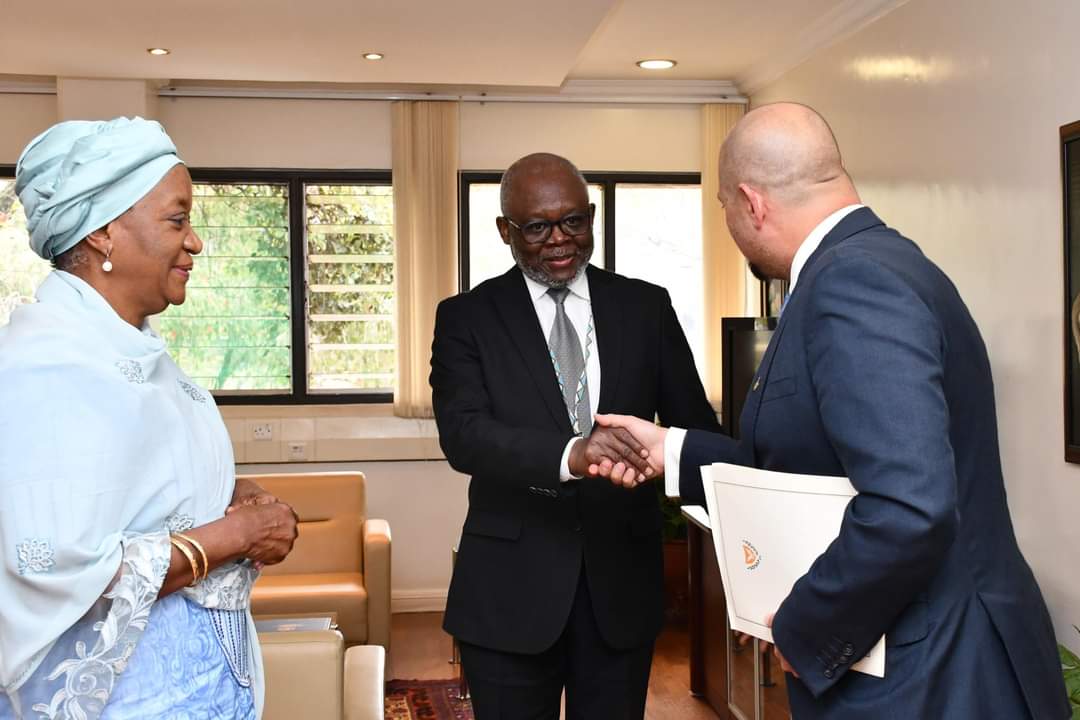 On 6/9/23,the High Commissioner of the Republic of Cyprus in KE
Savvas Vladimirou awarded the Deputy Sec. General and Dir. General of the UN Offices in NairobI{UNON} Ms.Zainab Hawa Bangura,his credentials as the New Permanent Representative of CY to UNON,UNEP and UN-HABITAT.
