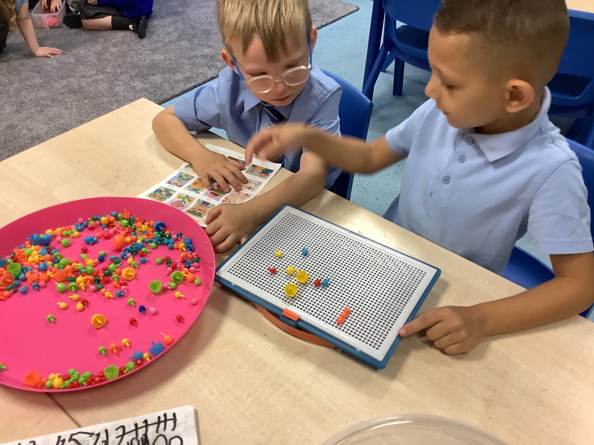 oli_year1's tweet photo. Fun and friendship on a Friday morning! We are enjoying games and taking turns with our friends. @EarlyExcellence @DeputyOLI @csergeant3 #olicommunity https://t.co/6uuWQkTYe2