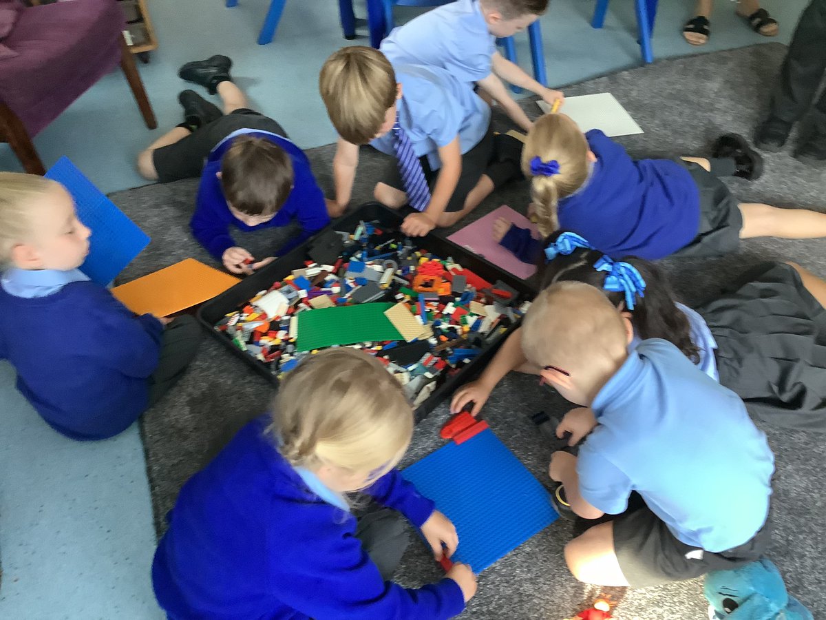 oli_year1's tweet photo. Fun and friendship on a Friday morning! We are enjoying games and taking turns with our friends. @EarlyExcellence @DeputyOLI @csergeant3 #olicommunity https://t.co/6uuWQkTYe2