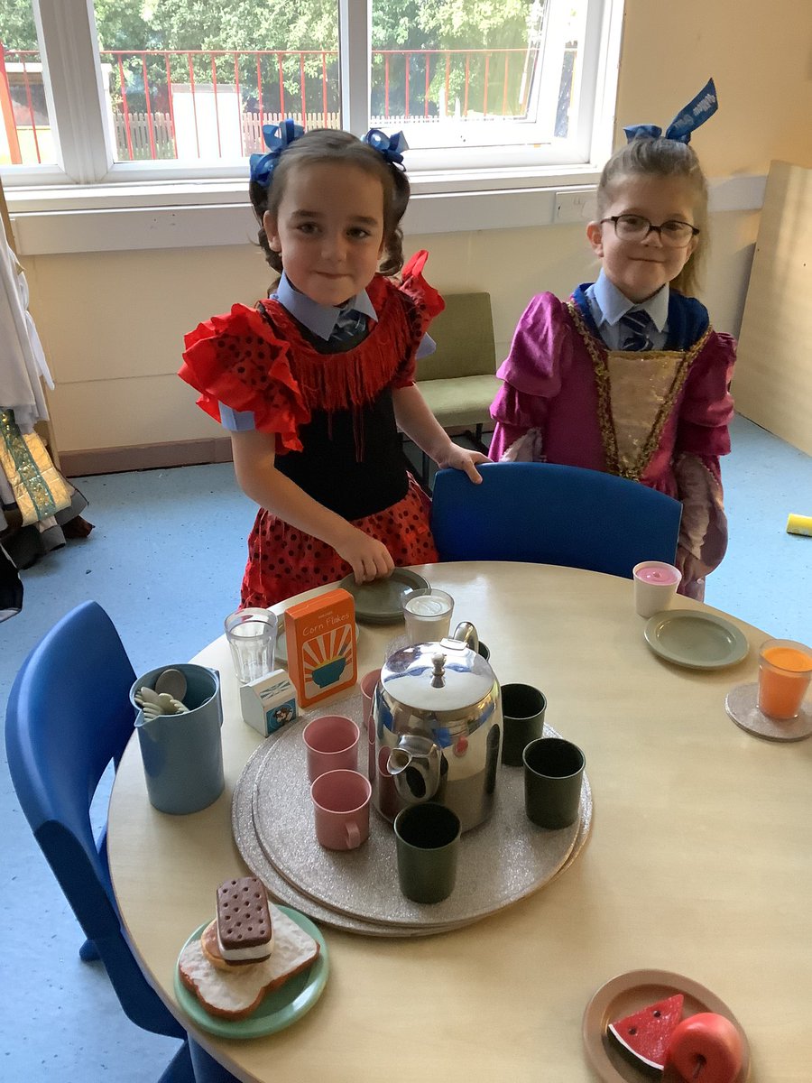 oli_year1's tweet photo. Fun and friendship on a Friday morning! We are enjoying games and taking turns with our friends. @EarlyExcellence @DeputyOLI @csergeant3 #olicommunity https://t.co/6uuWQkTYe2