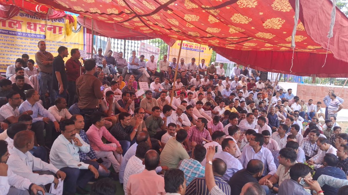 <a href="/RpeaBharatpur/">RPEA Bharatpur (U)</a> <a href="/RahulGandhi/">Rahul Gandhi</a> <a href="/ashokgehlot51/">Ashok Gehlot</a> <a href="/RajCMO/">CMO Rajasthan</a> <a href="/plmeenaINC/">Parsadi Lal Meena</a> <a href="/artizzzz/">Arti Dogra</a> <a href="/_lokeshsharma/">Lokesh Sharma</a>