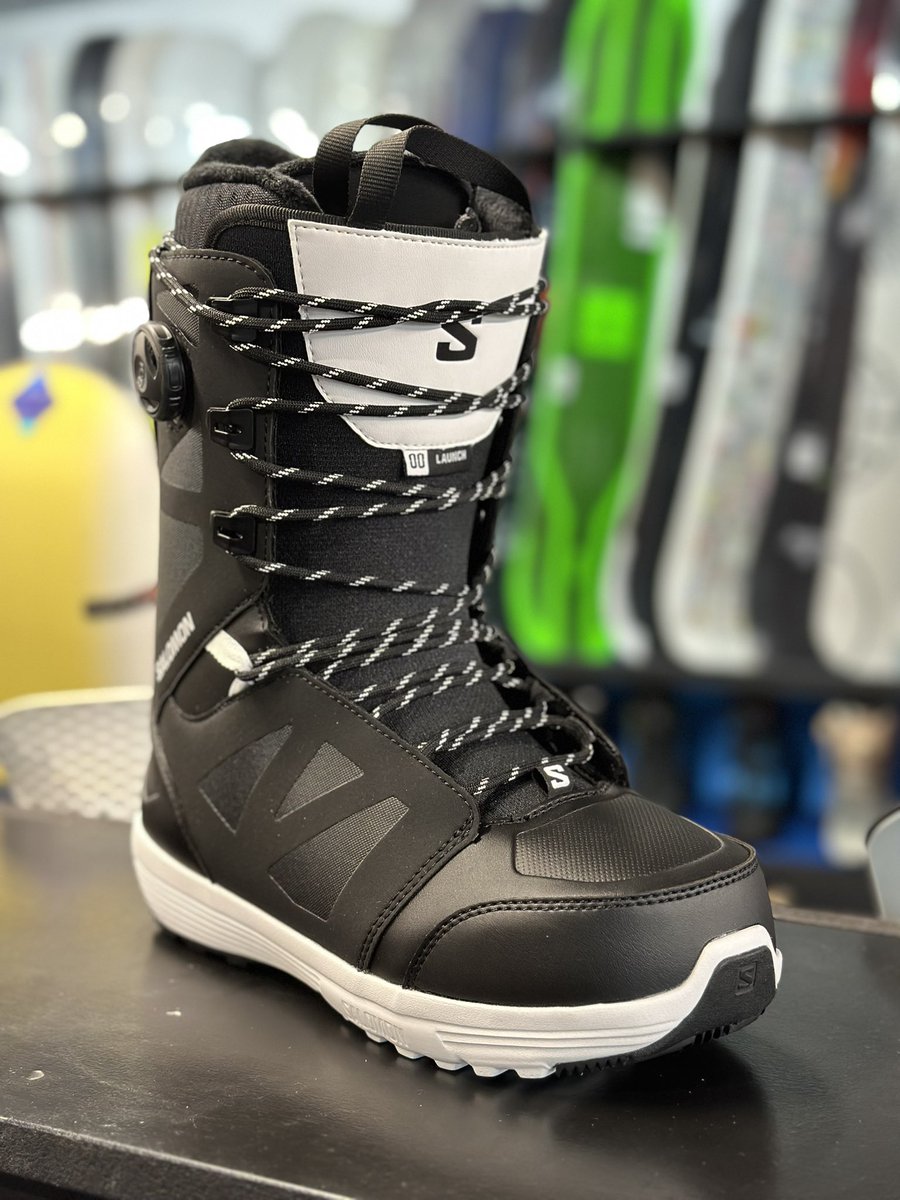 SnowboardShop's tweet photo. Do you suffer with heel-lift?

Meet the solution, the Salomon LAUNCH LACE SJ BOA®

The external BOA wheel you can see in the picture tightens an internal heel harness  that works like a 3 point seat belt for your heels and is activated by the Boa® fit system. https://t.co/y7RknvwiwI