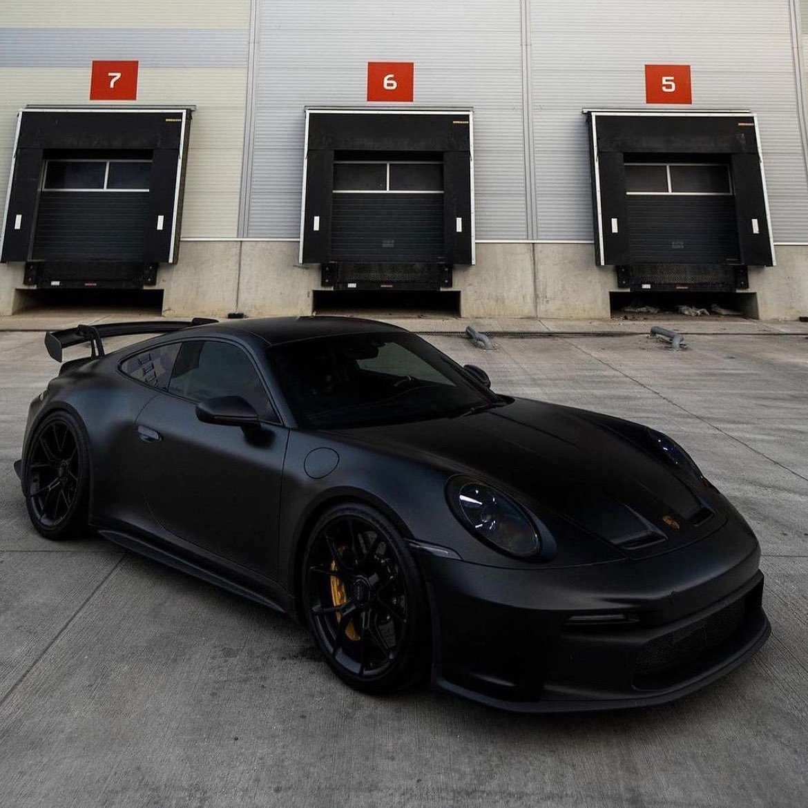 motorforms's tweet photo. FULL BLACK 🥵 https://t.co/FnAufHnEMz