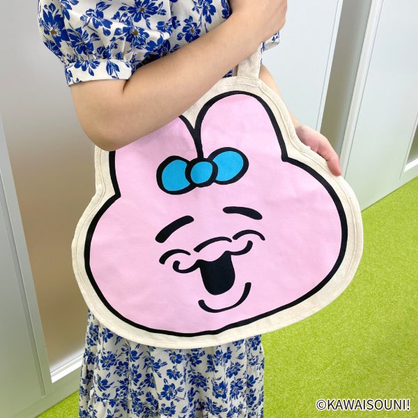 opanchu_usagi_g's tweet photo. ＼新プライズ📣／

#おぱんちゅうさぎ

「ダイカットトートバッグ」全2種

9月下旬よりクレーンゲームに順次登場🎉

▼詳細▼
https://t.co/j2GLHwFjEM

２種類ともとても可愛いです💕
サイズは約40cmもあるので、沢山入りそうですね✨

画像:引用RT先
(@fancy_fukuya  )より引用 https://t.co/wFB4iPoBKR