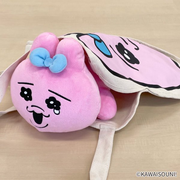 opanchu_usagi_g's tweet photo. ＼新プライズ📣／

#おぱんちゅうさぎ

「ダイカットトートバッグ」全2種

9月下旬よりクレーンゲームに順次登場🎉

▼詳細▼
https://t.co/j2GLHwFjEM

２種類ともとても可愛いです💕
サイズは約40cmもあるので、沢山入りそうですね✨

画像:引用RT先
(@fancy_fukuya  )より引用 https://t.co/wFB4iPoBKR