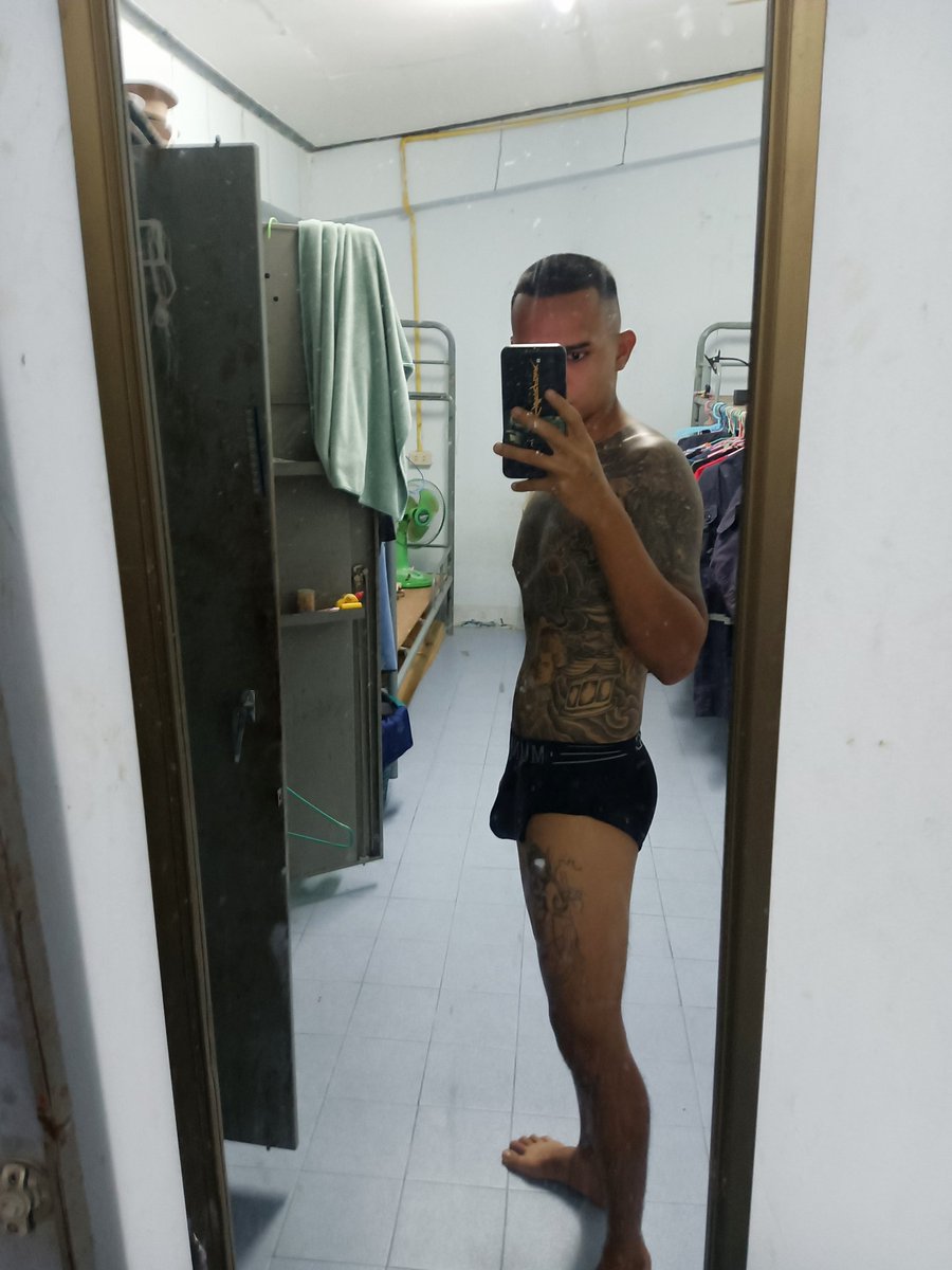 boatza212541's tweet photo. #ทหารเรือ #สัตหีบ  การกับมาออกกำลังกา��ดีที่สุด😅😅😅🫡💂🚢⚓ https://t.co/GZLLH3aOew