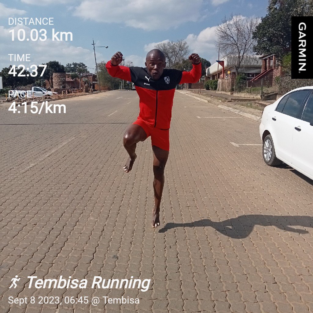 LaurynMtshali's tweet photo. Still under construction 🏗️ Friday Workout 💪 #FatCats10k #ArunForTheWholeFamily
#29DaysToRaceDay #GetReadyToRun #ExcitementBuild #RunningWithTumiSole #skhindigang #LiveAnyway #OksalayoSil https://t.co/ajFv1i5z5O