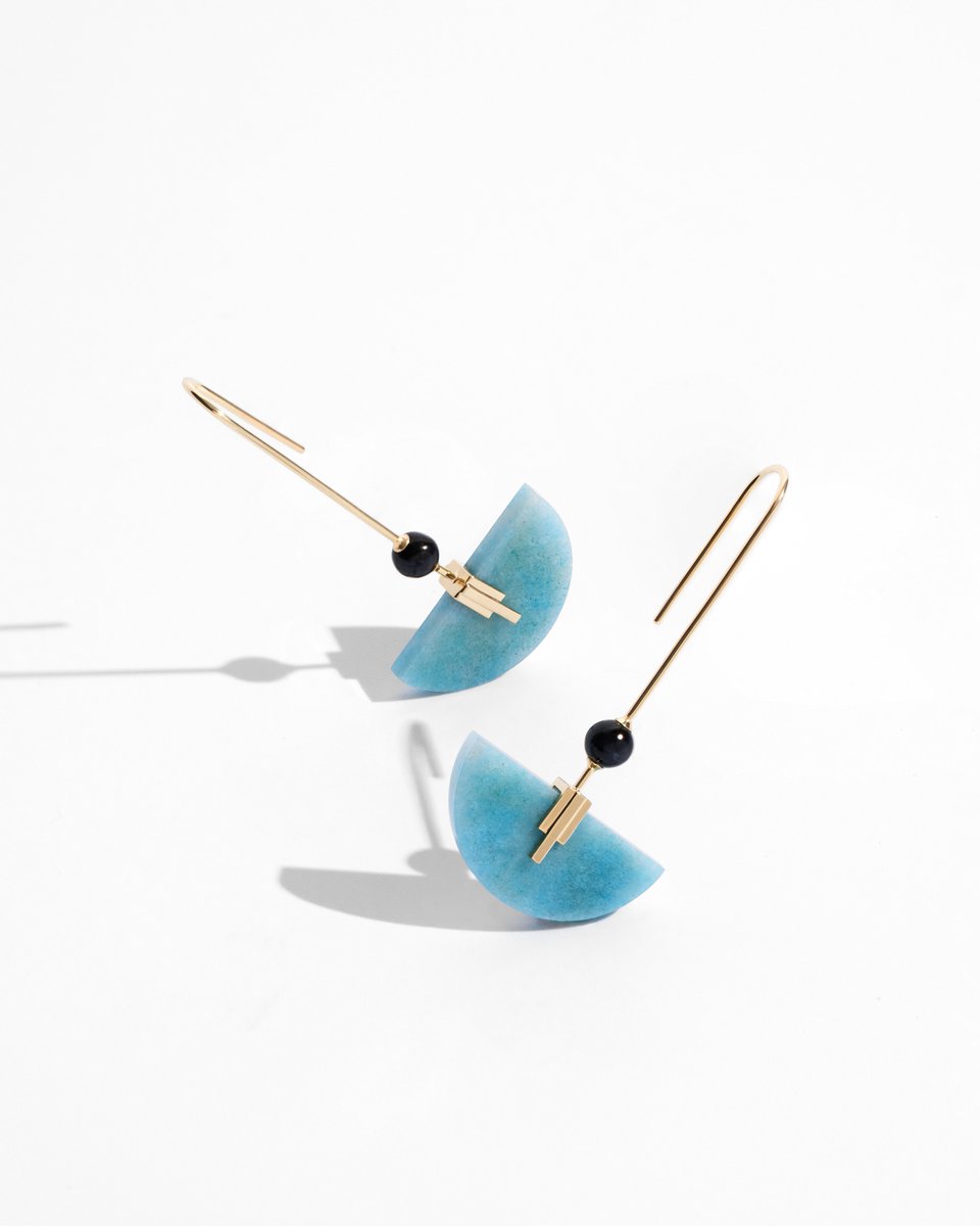 letajewelry's tweet photo. Composition made of sky blue quartz, tiger eye and a three-line flaxen gold element is aligned strictly on the straight as if all the elements were put on a thin string floating in the air. https://t.co/jUPjs6dzoV