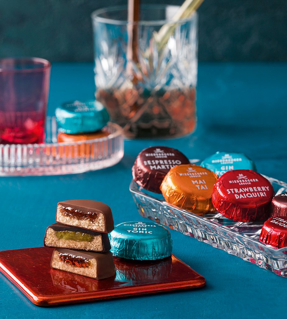 We have a cocktail theme going on this week! Start the weekend with our cocktail infused pastetens! 🍸🍹

Available again in Germany, but shall we bring them to the UK soon?! 

#Niederegger #Cocktails #Marzipan #Foodie #TGIF
