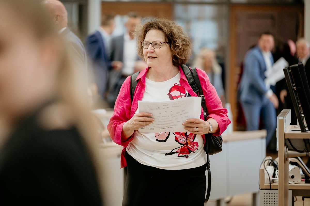 spd_lt_lsa's tweet photo. Weiter geht's! Zweiter Teil der Landtagssitzung im September! 

Aktuelle Debatten zu #Inflation, #Schulsozialarbeit, #Fachkräftemangel und die dauerhafte Absenkung der #Mehrwertsteuer in der #Gastronomie! https://t.co/ldpCUvZR5w