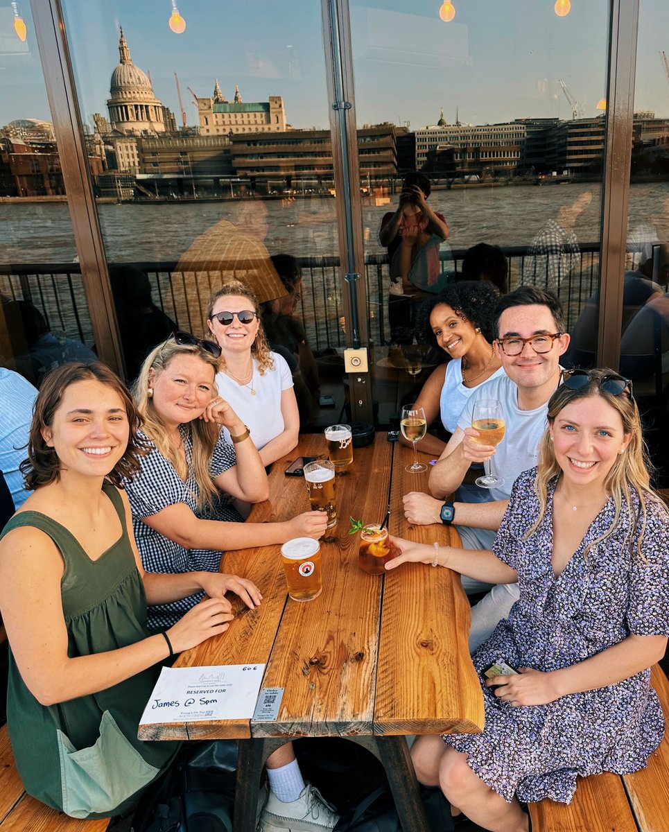 This week, we got together to enjoy one of London’s most iconic art museums, the Tate Modern. As part of our quarterly social, we let ourselves feel inspired by contemporary art - and as a bonus, we enjoyed a cold drink at the end of the day with an incredible view of London. 🎨