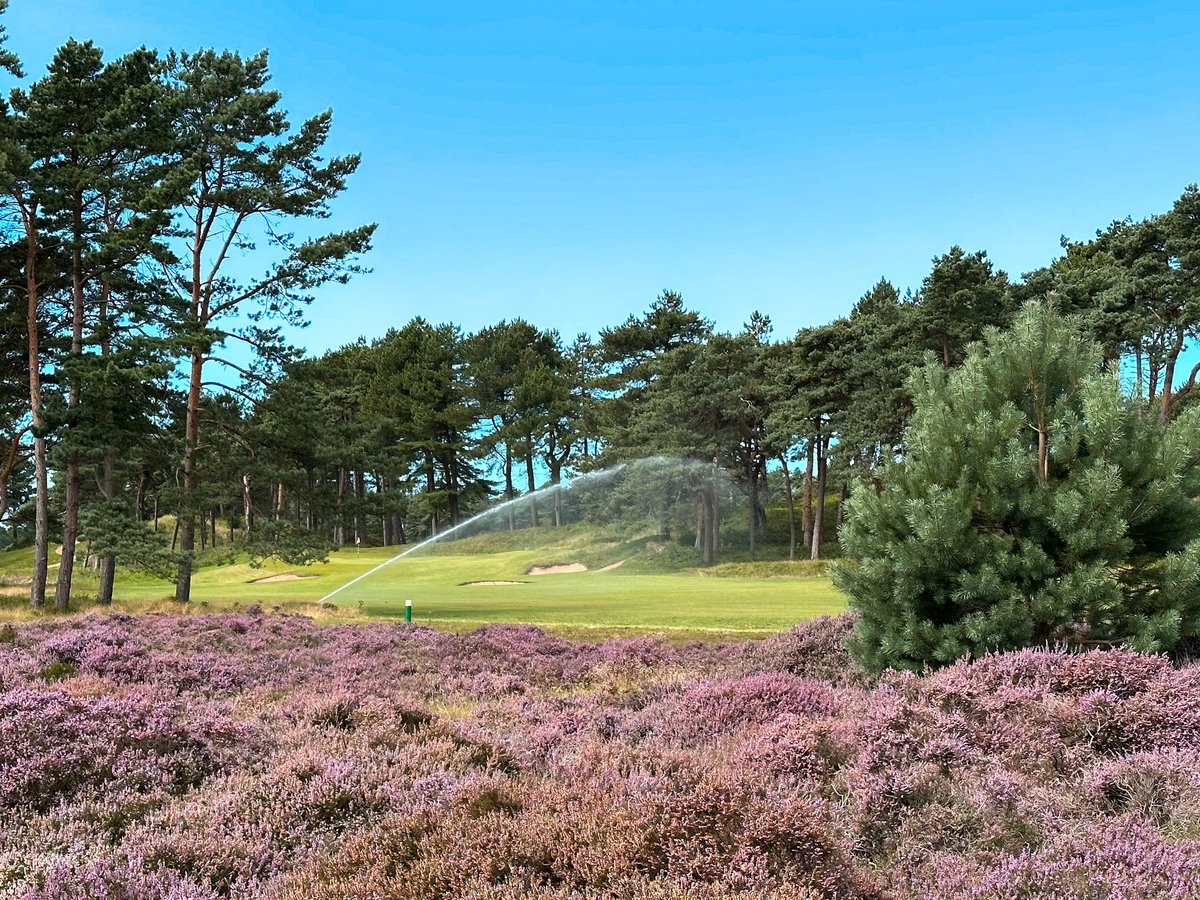 Caught up with <a href="/RobSandilands/">Rob Sandilands</a> recently to check out his new @Hunter_Ind sprinklers on fairways. <a href="/FormbyLadiesGC/">Formby Ladies Golf Club</a> looks amazing <a href="/KARUK_LTD/">KAR UK LTD</a> #HunterGolf #Irrigation