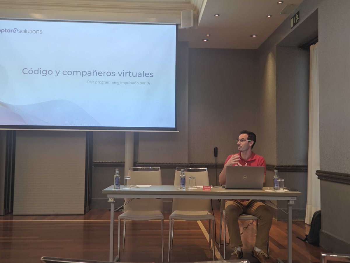 optaresolutions's tweet photo. 🐙 Ayer, nuestro compañero Vítor Fernández representó a Optare Solutions en la sección Ice Breaker de la @phpulpocon con una ponencia sobre cómo la IA puede ayudarnos a resolver un Test Unitario.

¡Encantados de formar parte de este evento!
 
#PulpoCon23 #Orgullo #Compromiso https://t.co/XcfylQQzNO