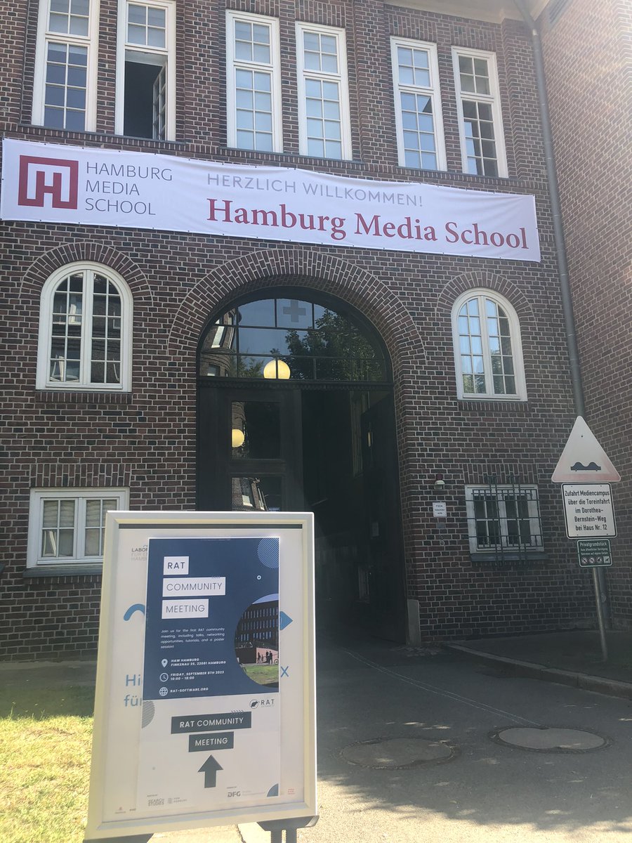 Nein, kein Kongress der Veterinärmedizin: Beim RAT-Community-Meeting steht das "Result Assessment Tool" (RAT) im Fokus. Es geht heute an der @HAW_Hamburg um #Suchmaschinenforschung. Freue mich dabei zu sein und eine Perspektive der politischen Kommunikation reinzubringen.