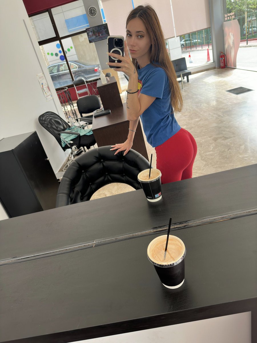 Gm legends ❤️‍🔥
Have a wonderful Friday 🥰
To offer coffee?🫦