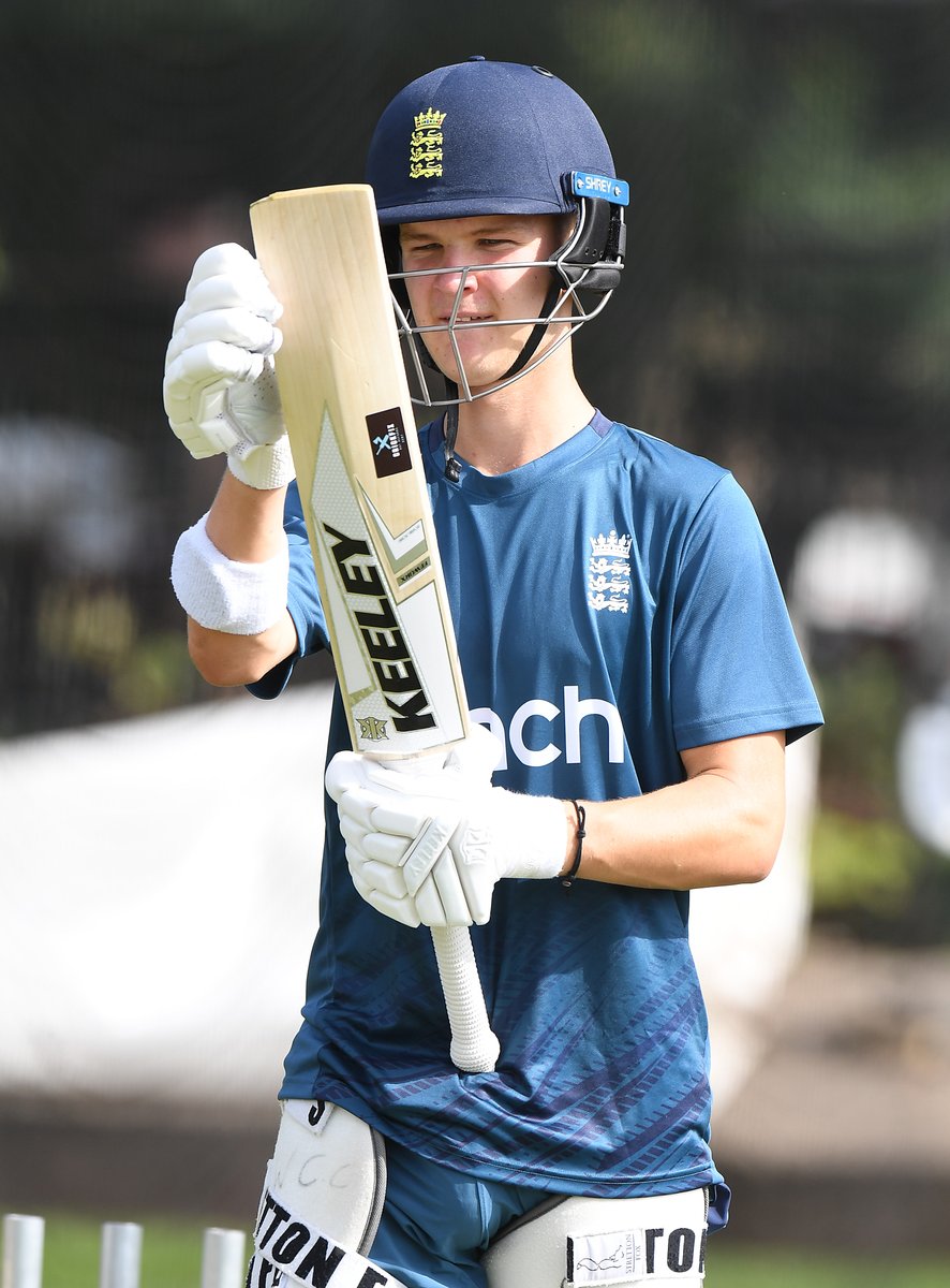 KentCricket's tweet photo. A Denly in an England shirt 🤩🏴󠁧󠁢󠁥󠁮󠁧󠁿 https://t.co/alzRCKGgAl