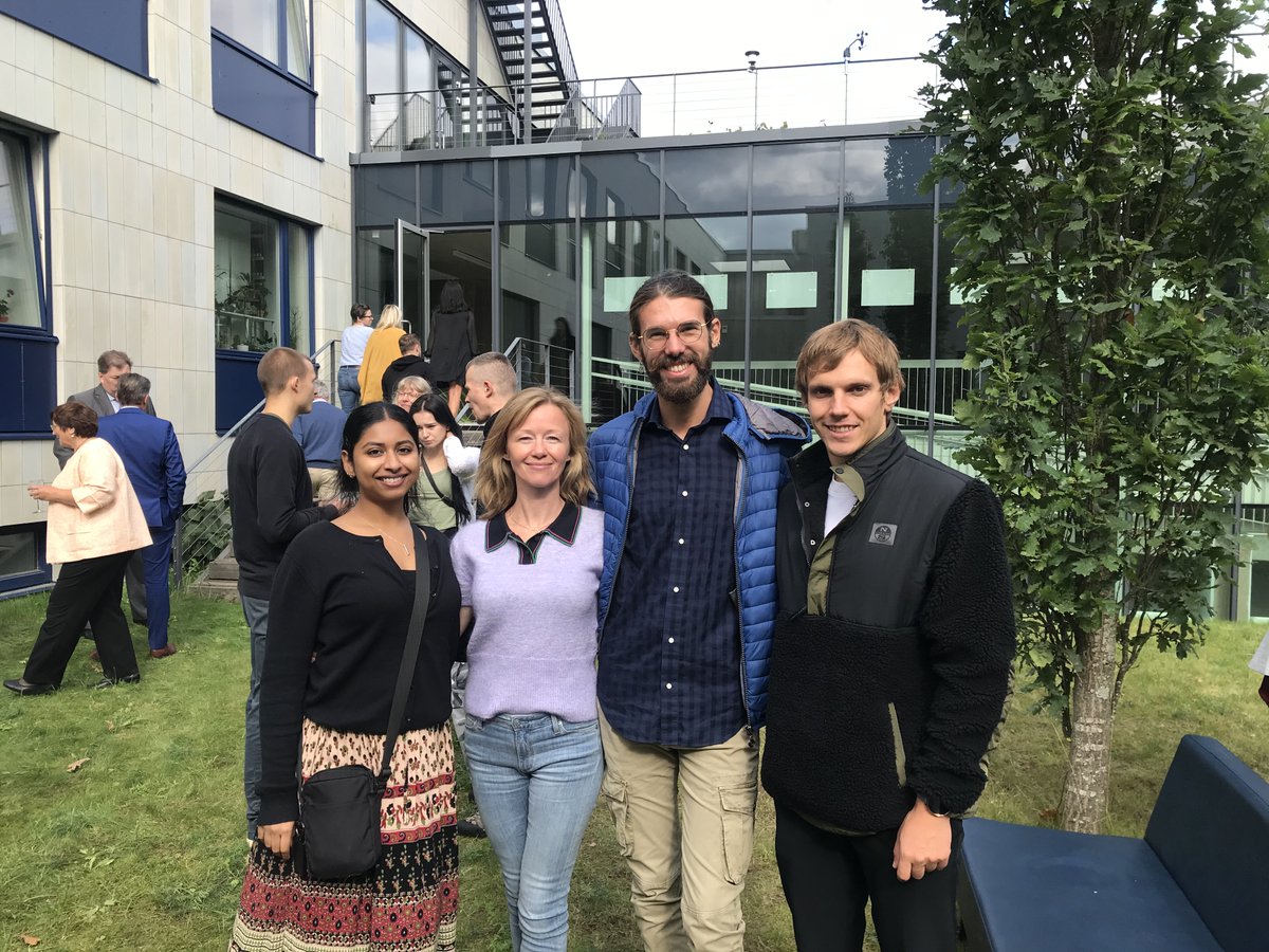 tiinatosens's tweet photo. I am thrilled that photosynthesis enthusiast Riccardo Scodeller has joined us for his Phd, towering in the middle!😉. https://t.co/m7MXdOCSjm