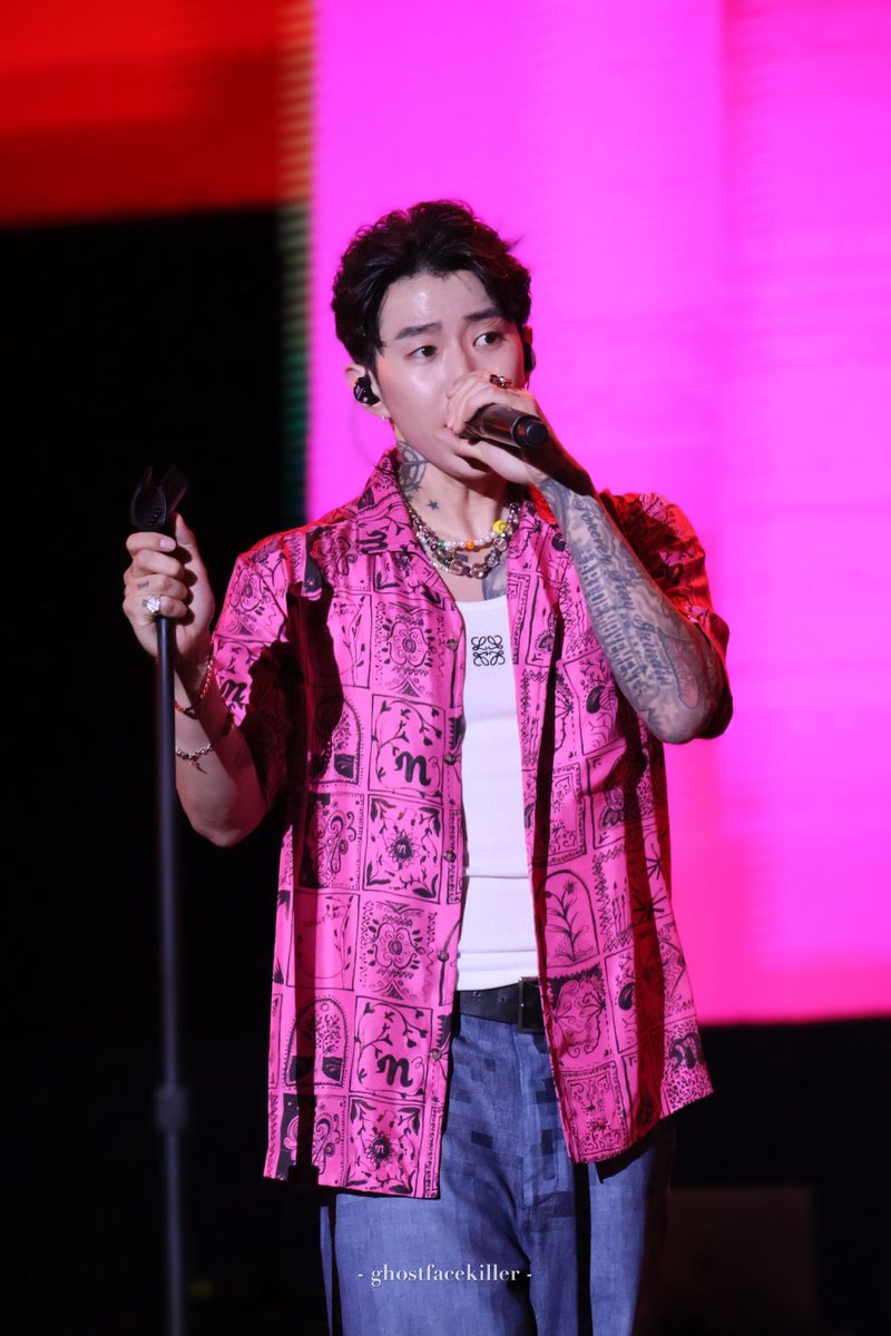 gho8tfacekiller's tweet photo. 💗💕@JAYBUMAOM #resffectfestival https://t.co/8aoDBrVjfD