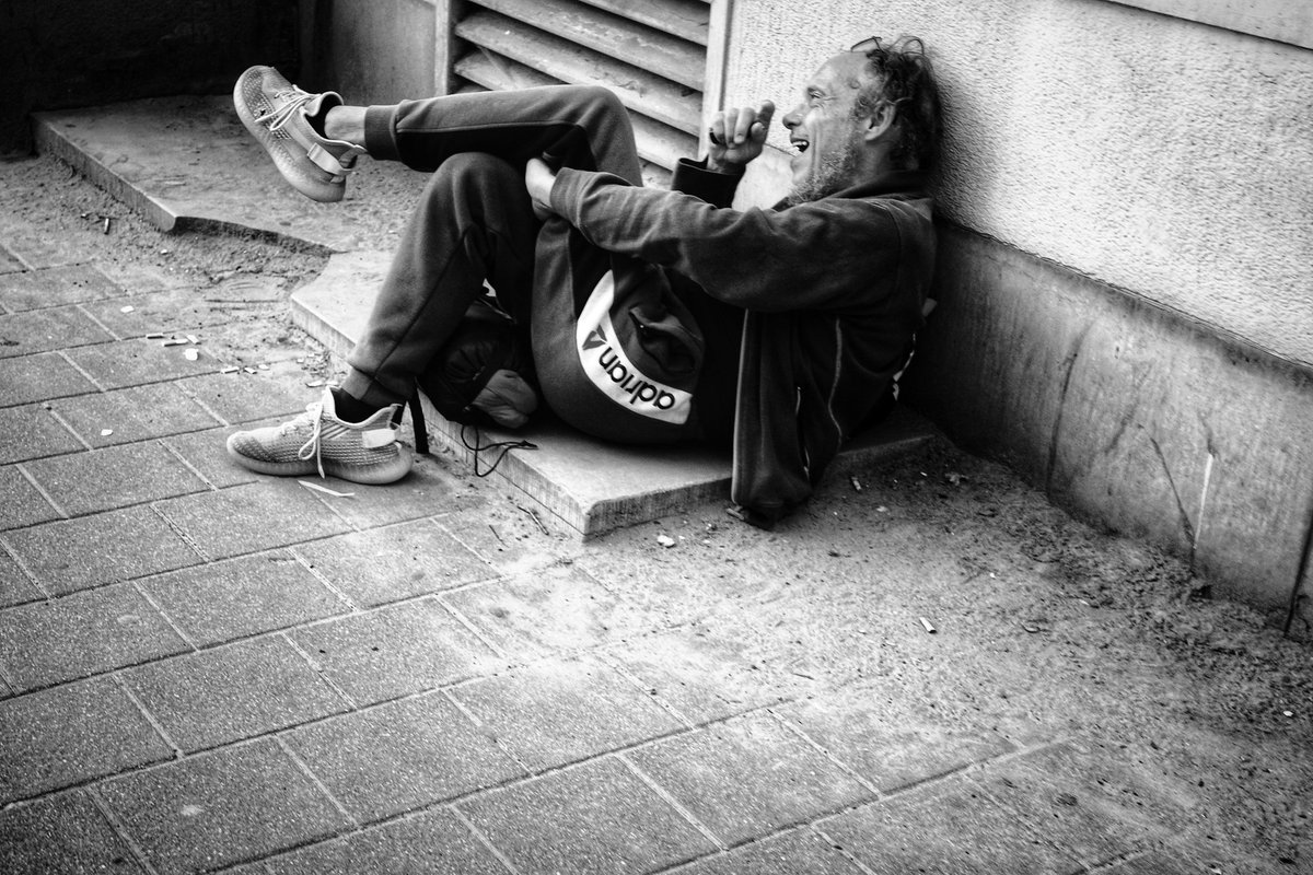 VMTVISUALS's tweet photo. Comfort is subjective.
.
.
.
#Antwerpen #Antwerpstreetphotography #streetphotographer #bnwphotography #Belgium #belgiumstreetphotography https://t.co/1mX6vnWY5I