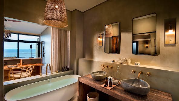 Under $500 Self Catering Holiday Homes/ Lodges  in Zimbabwe perfect for a Romantic Get Away Trip

    [ A Thread 🧵🇿🇼]

1. Bumi Hills
    
   📍Kariba