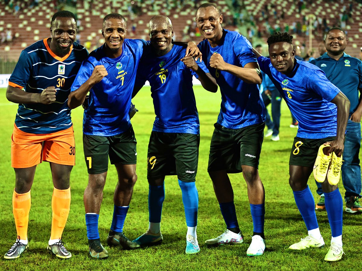 HimidMao's tweet image. Asante Mungu 🙏🏽
Great team effort away from home , Asante kwa kila mtanzania aliekua nasi kwenye safari nzima ya qualifications, bado tunahitaji support yenu….
Mungu na Masela 💪🏽🇹🇿⚽️