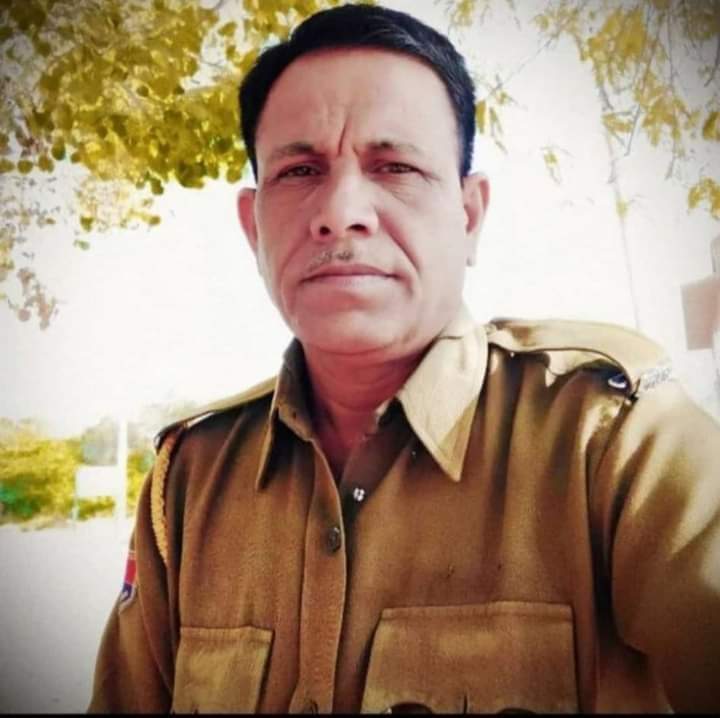 HansrajGurjarR's tweet photo. जोधपुर: श्री चैनाराम जी बाना (पुलिस कांस्टेबल) पुलिस थाना चाखू में संदेहास्पद मृत्यु (टांके में कूदकर आत्महत्या) का समाचार 
#सादर_नमन् 😭😭
आखिर कब तक #शत_शत_नमन लिखें?
✍🏻😭
@CP_Jodhpur @PoliceRajasthan @ashokgehlot51 @Igp_Jodhpur https://t.co/4KEqWwss1m