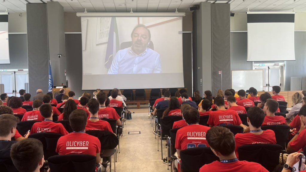 CyberSecNatLab's tweet photo. 🎮👾 In collegamento da remoto @guidoscorza Componente del @GPDP_IT.
https://t.co/hr2saMnh83
#OliCyber #CyberTrials #cybersecurity #scuola https://t.co/u23PJD3zMm