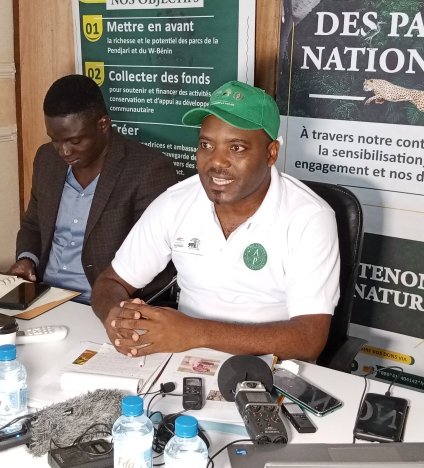 AZONSIDjibril1's tweet photo. Démarrage à l'instant de l'édition Vendredi Agricole initié par l'association #Glexo qui porte sur le thème Préservation des Parcs nationaux : Modèle de African Parks.
@LERURAL2 @AfricanParks @gouvbenin @EimaEcole @FydSagbohan @pnudfr https://t.co/Of7GmZbOm4