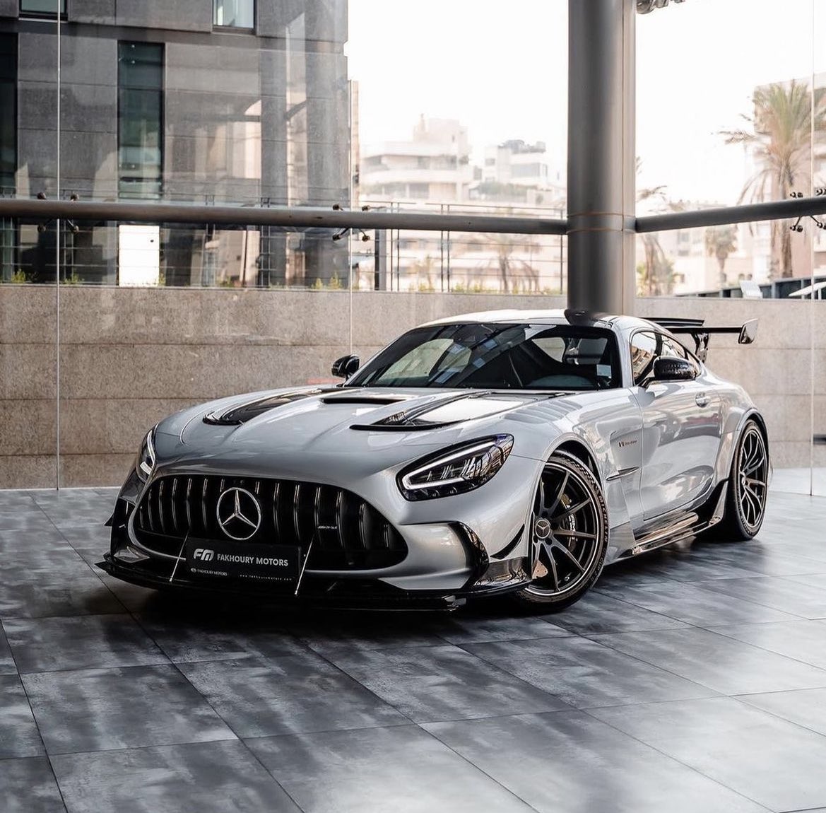 LuxuryCars365's tweet photo. You can choose ☝🏼 https://t.co/hKPxkoOgyD