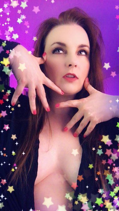 I think I'm having a pretty good hair day though. https://t.co/5pSO6IPX2r<a href="/tag/cupcakefetish"class="tags"><span>#cupcakefetish</span></a>