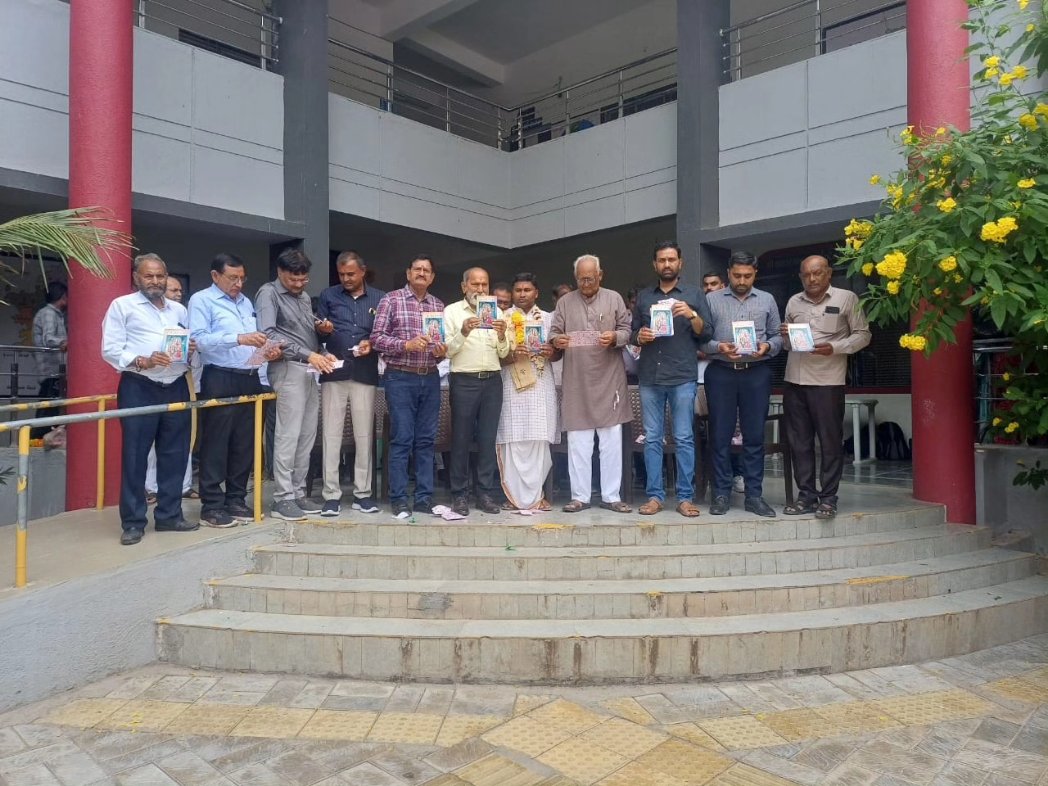 આજે લાઠી તાલુકાના અકાળા ખાતે નવનિર્મિત માધ્યમિક શાળા ભવનનું ખાતમુર્હુત કર્યું.

આ કાર્યક્રમમાં જિલ્લા અને તાલુકા પંચાયતના ચુંટાયેલા પ્રતિનિધિઓ, સંગઠનના હોદ્દેદારો, ગામના સરપંચશ્રી તેમજ મોટી સંખ્યામાં ગ્રામજનો ઉપસ્થિત રહ્યા.