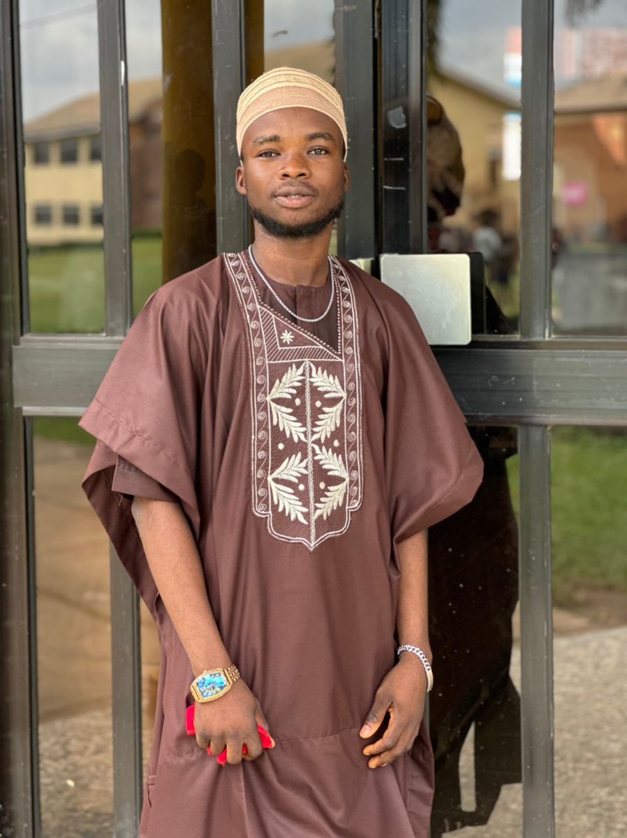 __Laycon's tweet photo. TGIF #TGIF 
Akuu Jimoh Onii 
ALLAH Is The Greatest #Allah #viralpage #everyone https://t.co/yBwWtt13pR