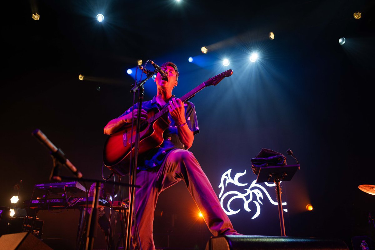 The Front Bottoms (@thefrontbottoms) on Twitter photo Our second London show on December 18 with <a href="/wwpj/">We Were Promised Jetpacks</a> is on sale now.
Thefrontbottoms.com/tour
📷: <a href="/dailybruin/">Daily Bruin</a> Our second London show on December 18 with <a href="/wwpj/">We Were Promised Jetpacks</a> is on sale now.
Thefrontbottoms.com/tour
📷: <a href="/dailybruin/">Daily Bruin</a>