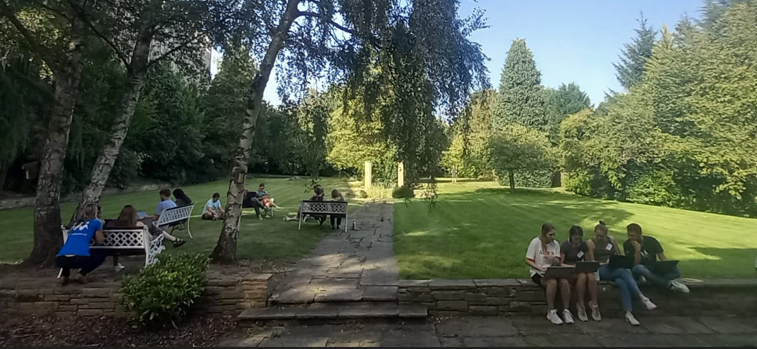 bIGIdeas_UoB's tweet photo. It’s been an absolute pleasure to welcome #catchsci23 to our sunny home of 54 Pritchatts Road this week.

Thanks to @freshwaterflows for the 📸

#hydrology #summerschool #water https://t.co/2wmBjQUWxJ