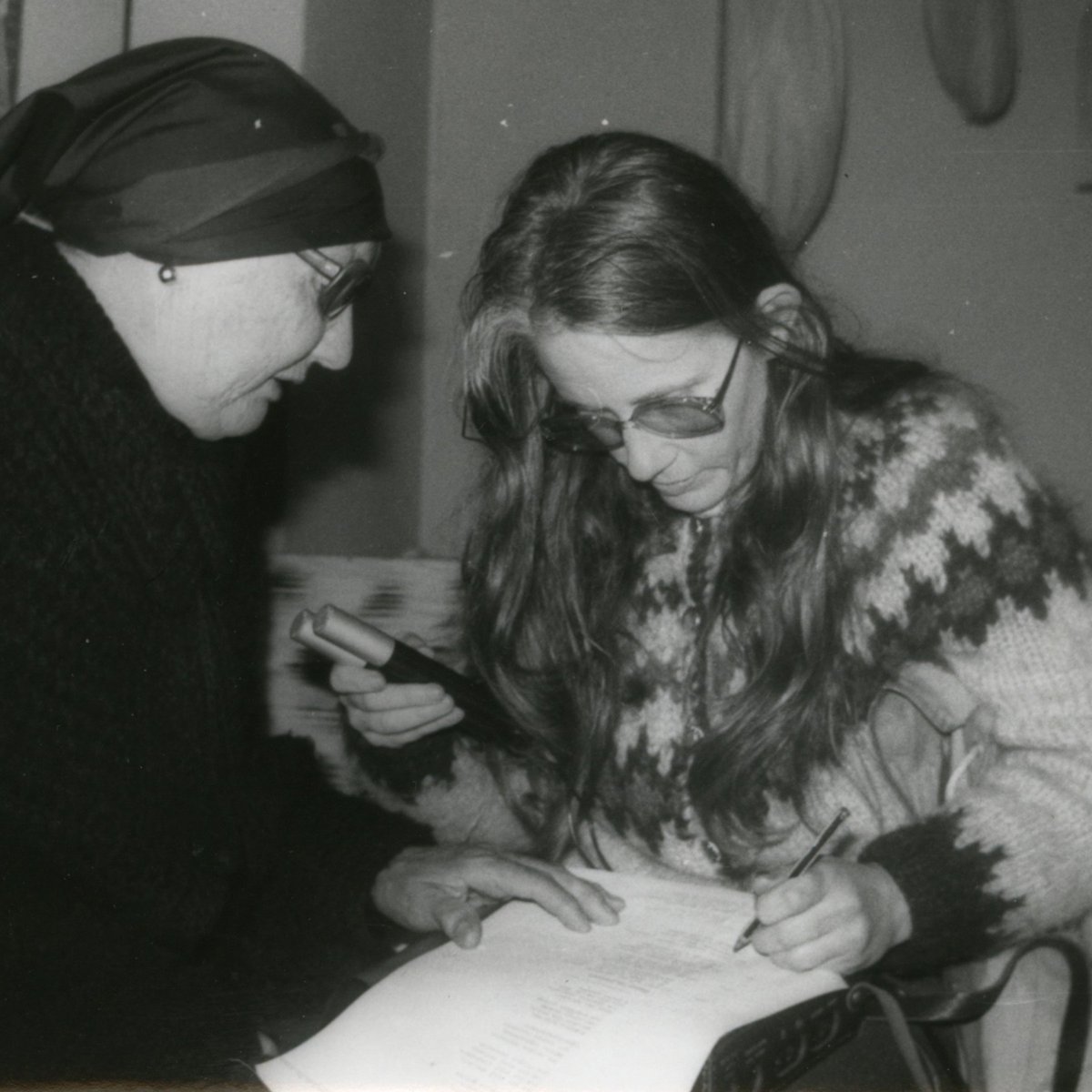 MuseodoPobo's tweet image. Faleceu en Basilea a musicóloga suíza Dorothé Schubarth.

Percorreu Galicia a finais dos 70 para gravar os cantares da xente, transcribilos e publicalos no 𝑪𝒂𝒏𝒄𝒊𝒐𝒏𝒆𝒊𝒓𝒐 𝑷𝒐𝒑𝒖𝒍𝒂𝒓 𝑮𝒂𝒍𝒆𝒈𝒐 (@FundacionBarrie), obra clave para entender o noso patrimonio musical.