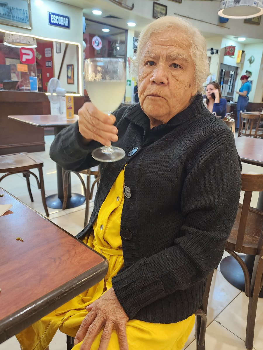 MperezAraya's tweet photo. Buenos días chicos, gracias por acompañarme todas las mañanas. Un saludo a mi mamá Margarita Araya que cumple 78 añitos #3x3 @miguelacuna13 @NatyLopezG https://t.co/b6CBUqauiD