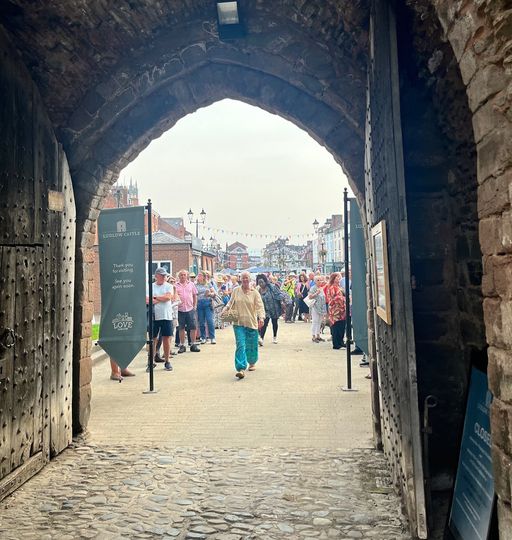 Gates ready to open on Ludlow Food Festival 2023! 🍽️

#ludlowfoodfestival #ludlowfood #ludlow #foodfestival