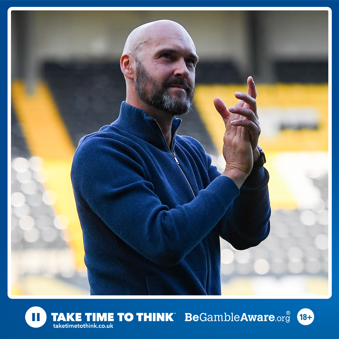 Betfred's tweet photo. 🔴 
🟢 
🟠 
🟢 
🟢 
🟢 

👏 | Notts County sit top of League Two having made the joint strongest start of any promoted side in the division's entire history. No Hollywood takeover required...  

#Notts https://t.co/U613S3tsGX