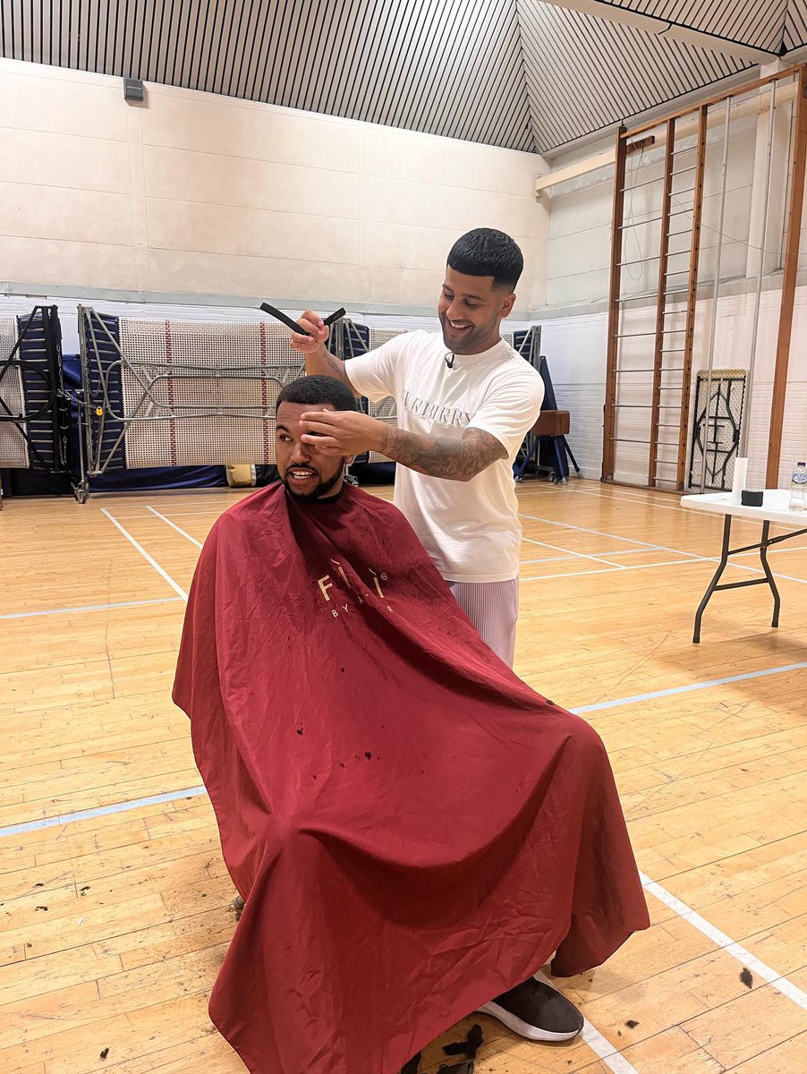 From Eden Hazard in Madrid &amp; Mbappe in Paris … to me in a school sports hall in Tufnell Park. Can’t speak highly enough of <a href="/astarbarbers/">A-Star</a>, inspiring our young people and giving me a fresh trim for the new season 🤝✂️
