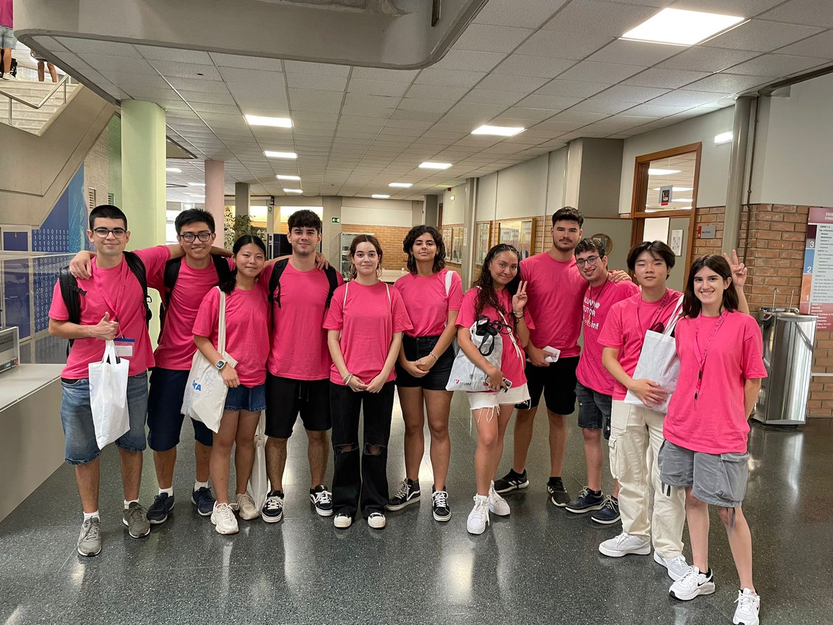 etsinfupv's tweet photo. ¡Seguimos con el segundo asalto de las Jornadas de Acogida! #JJAA 🚀
➡️ Hoy es el turno para los estudiantes de nuevo ingreso del Grado en Ingeniería Informática
¡BIENVENIDOS/AS! 🤩🙌
#PIAE+ https://t.co/XWPIgUcMMa